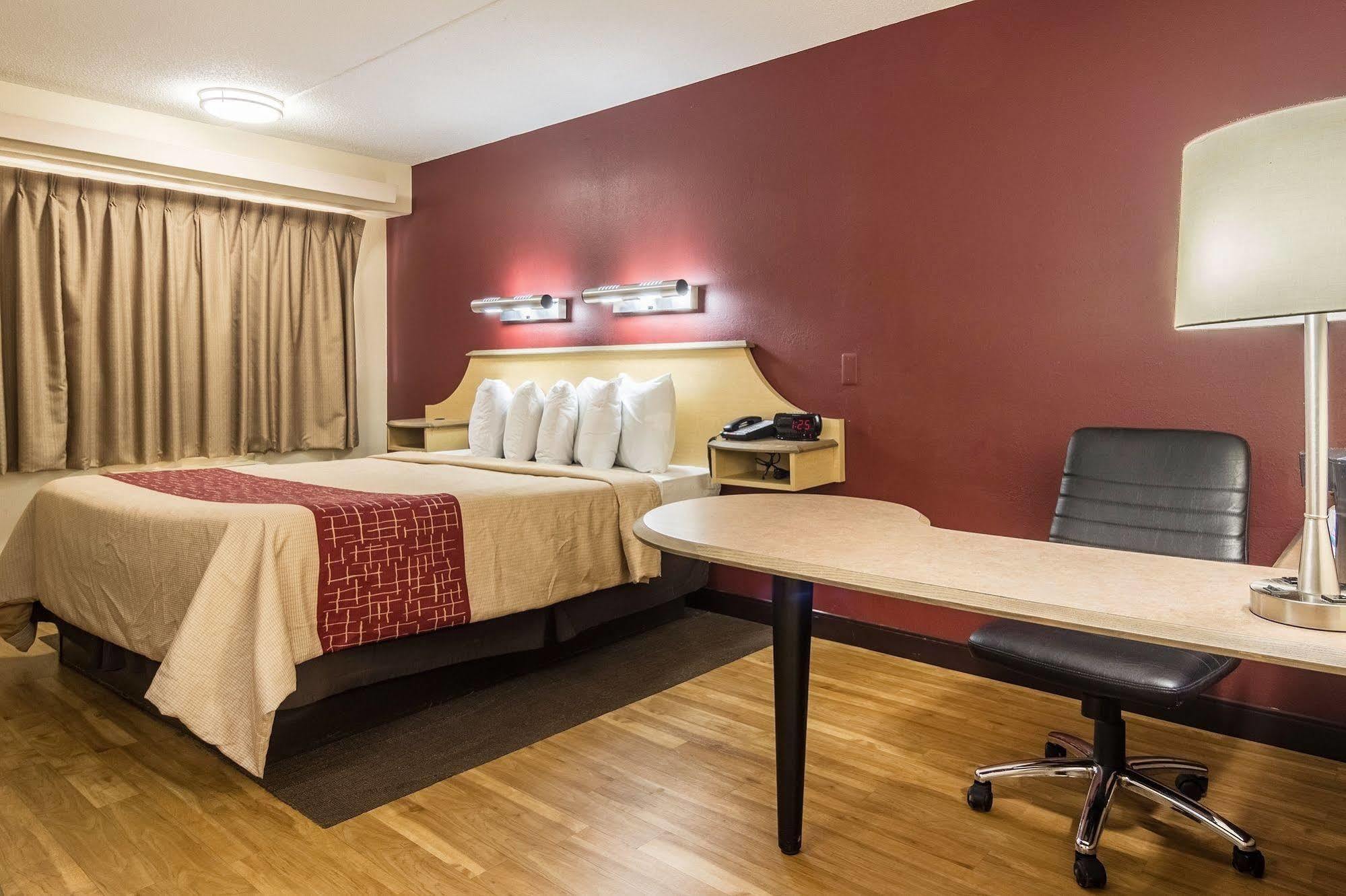 Red Roof Inn Detroit Metro Airport - בלוויל מראה חיצוני תמונה